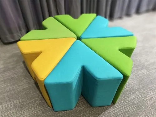 Modularni pisarniški kavč